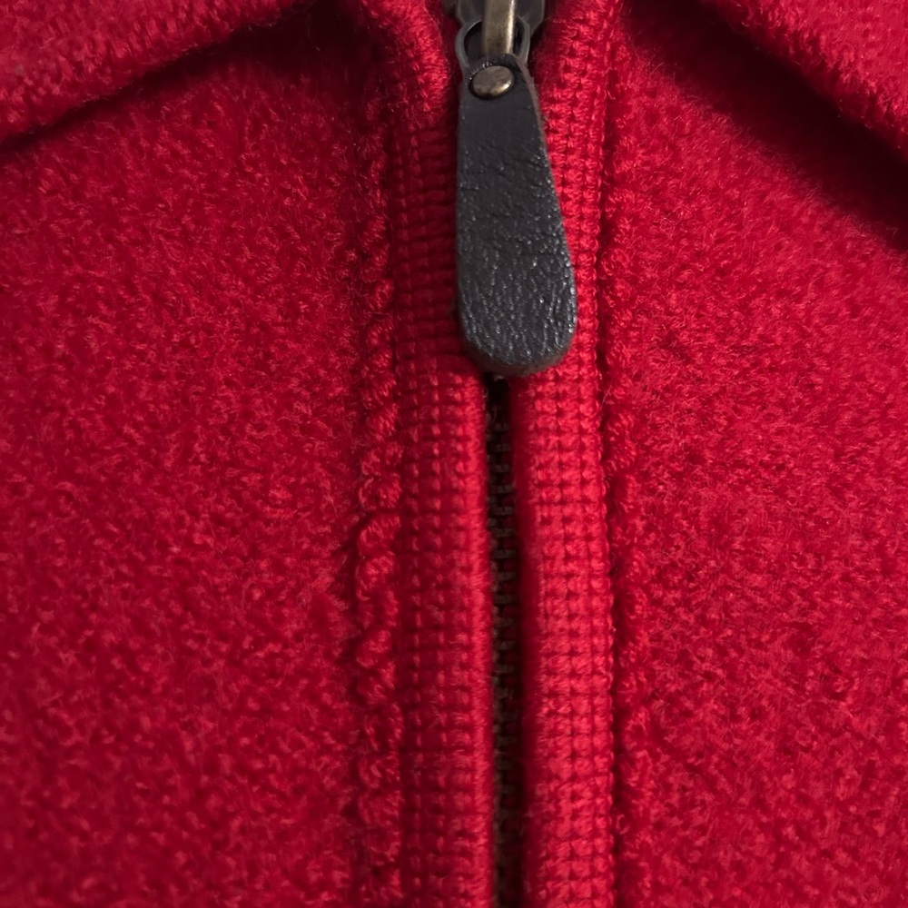 Limited America Red ๐ฏ New Wool Sweater Size Medium - Picture 3 of 5